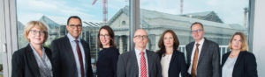 Gruppenbild der Rechtsanwältinnen und Rechtsanwälte von hebel Schmidt-Morsbach + Partner